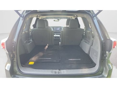 Used 2016 Toyota Highlander Limited w/ Driver Technology Package AWD/4WD image 9