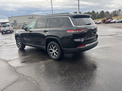 Used 2024 Jeep Grand Cherokee L Limited w/ Luxury Tech Group II image 6