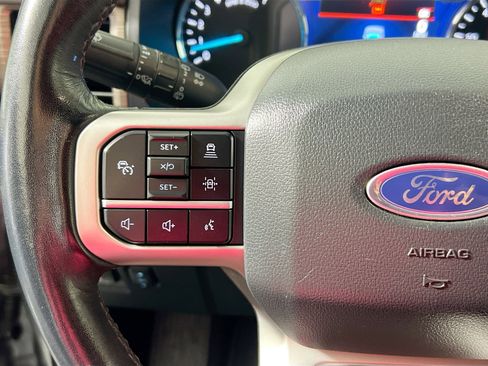 Used 2024 Ford Expedition Limited image 18