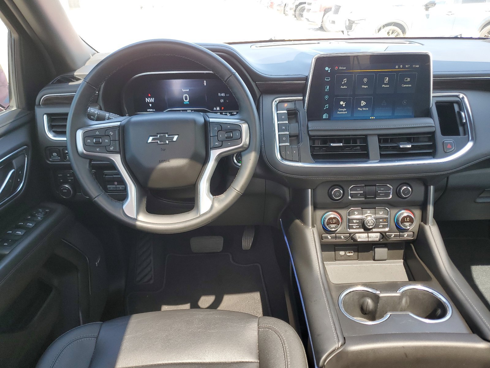 Used 2024 Chevrolet Suburban Z71 w/ Luxury Package AWD/4WD image 33