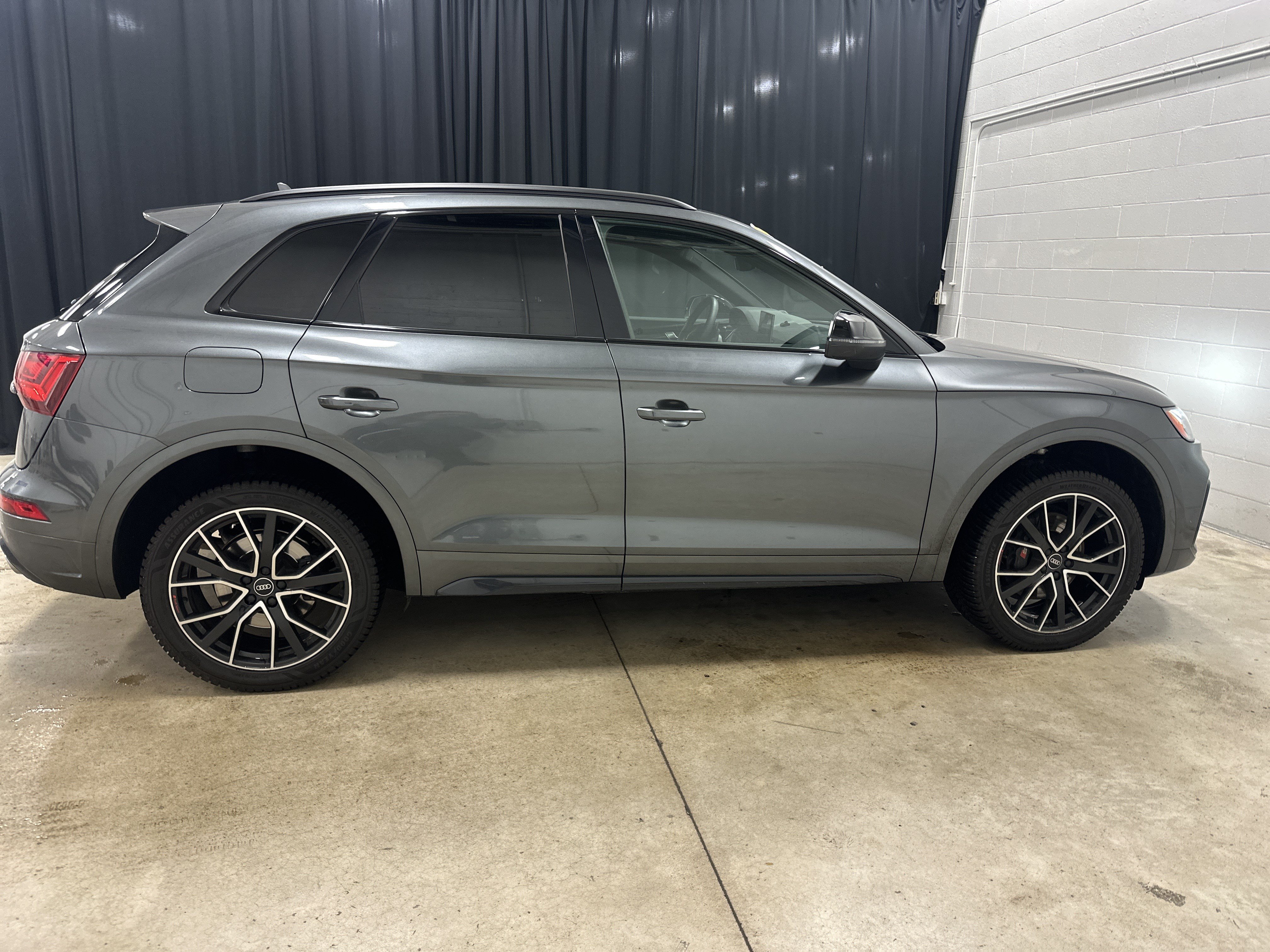 Used 2021 Audi SQ5 Premium Plus w/ Premium Plus Package AWD/4WD image 16