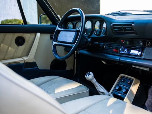 Used 1987 Porsche 911 Carrera RWD image 16