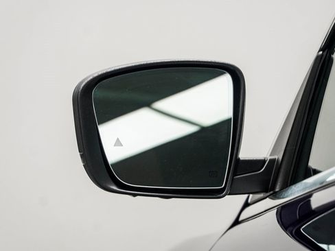 Used 2018 Maserati Levante image 14