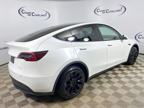 Used 2021 Tesla Model Y Long Range AWD/4WD image 7