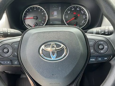 Certified 2021 Toyota RAV4 XLE w/ Convenience Package FWD image 11