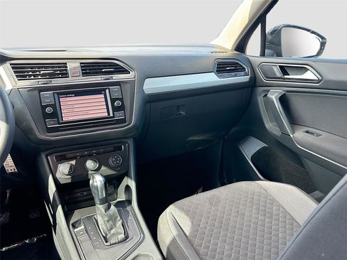 Used 2018 Volkswagen Tiguan S w/ Front Fog Lights Package image 23