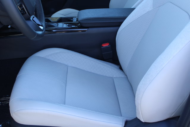 Used 2026 Toyota Camry XLE FWD image 33