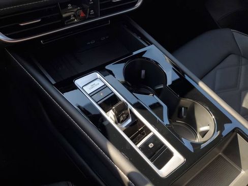 New 2026 Volkswagen Atlas Cross Sport SE FWD image 22