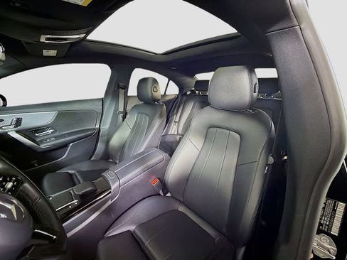 Used 2021 Mercedes-Benz CLA 250 image 11