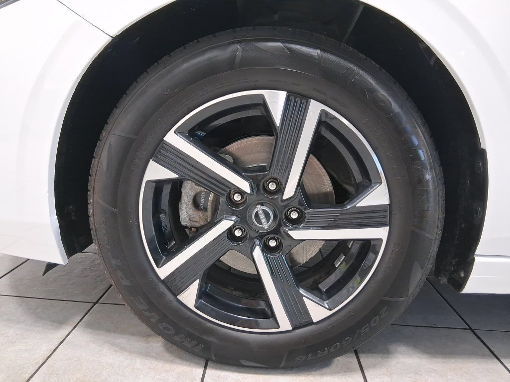 Used 2024 Nissan Sentra SV FWD image 34