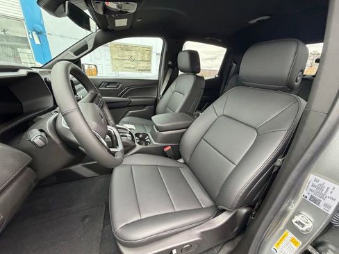 New 2025 Chevrolet Colorado Trail Boss w/ Midnight Edition image 9