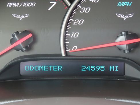 Used 2007 Chevrolet Corvette Convertible w/ Preferred Equipment Group RWD image 23