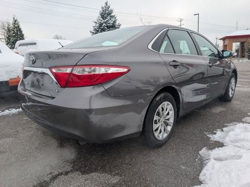 Used 2016 Toyota Camry LE image 6