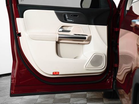 Used 2022 Mercedes-Benz GLA 250 image 15