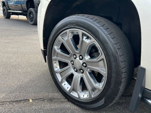 Used 2015 GMC Yukon Denali image 27