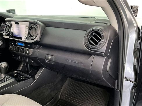 Used 2021 Toyota Tacoma SR AWD/4WD image 18