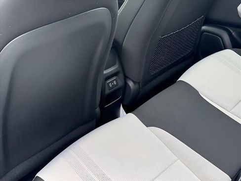 New 2026 Hyundai Venue SEL FWD image 15
