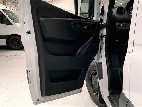 Used 2024 Mercedes-Benz Sprinter 2500 image 17