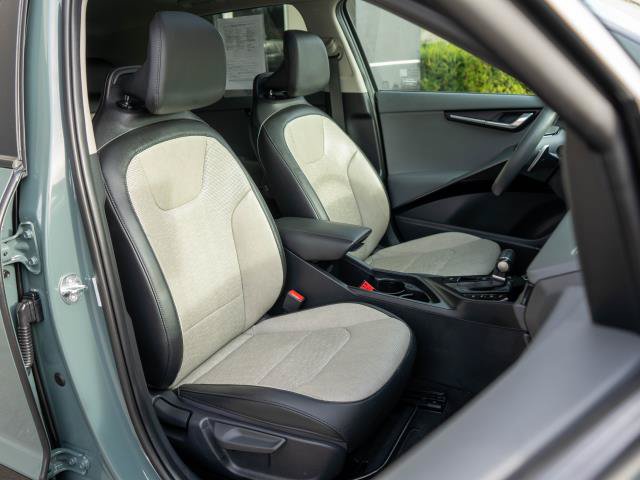 Certified 2023 Kia Niro SX Touring FWD image 9