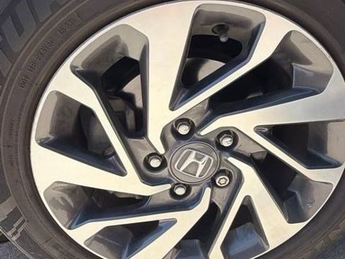 Used 2018 Honda Civic EX image 3