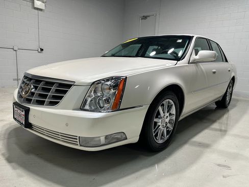 Used 2010 Cadillac DTS Luxury image 20