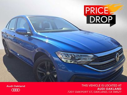 Used 2024 Volkswagen Jetta SE w/ Panoramic Sunroof Package