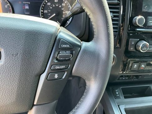 Used 2023 Nissan Titan SV w/ SV Convenience Package RWD image 12