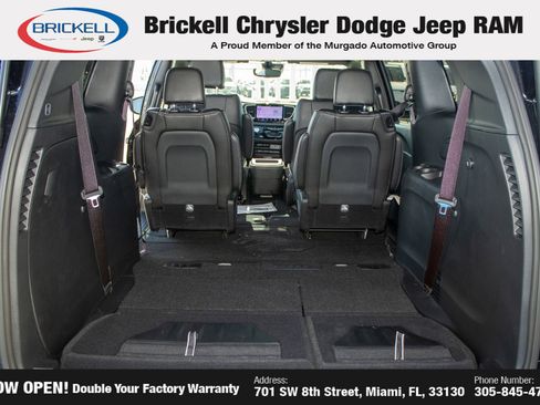 New 2025 Chrysler Pacifica Select FWD image 14