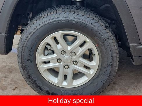 New 2025 Jeep Grand Cherokee Laredo w/ Luxury Tech Group I image 37