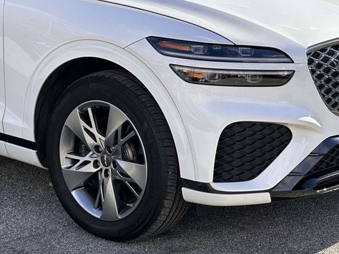 Used 2025 Genesis GV70 3.5T Sport image 13