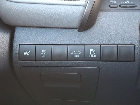 Used 2023 Toyota Camry SE image 24