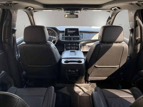 Used 2021 Chevrolet Suburban LT w/ LT Signature Package AWD/4WD image 19