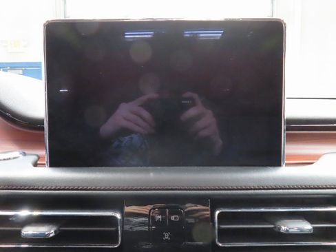 Used 2023 Lincoln Aviator Reserve w/ Equipment Group 201A image 49