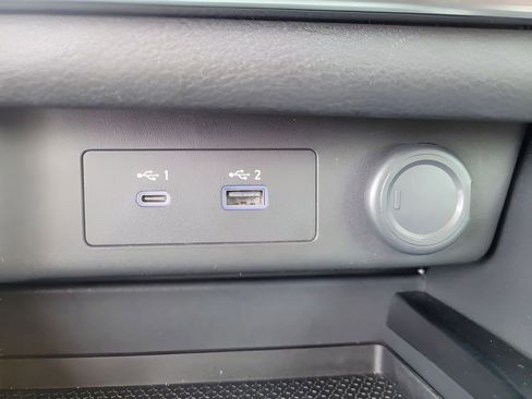 Used 2023 Nissan Rogue SV FWD image 25