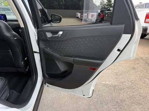Used 2020 Ford Escape Titanium AWD/4WD image 16
