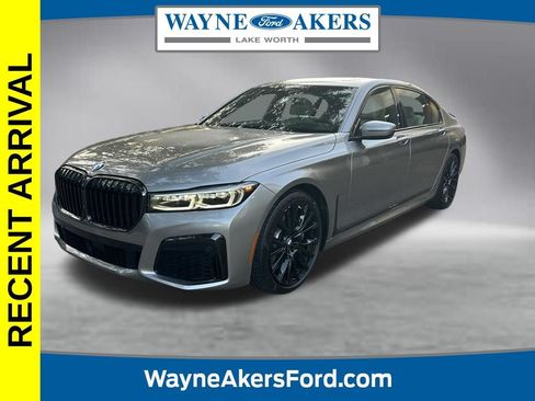 Used 2022 BMW 740i w/ M Sport Package RWD image 1