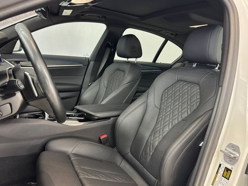 Certified 2023 BMW 530e w/ Convenience Package RWD image 5