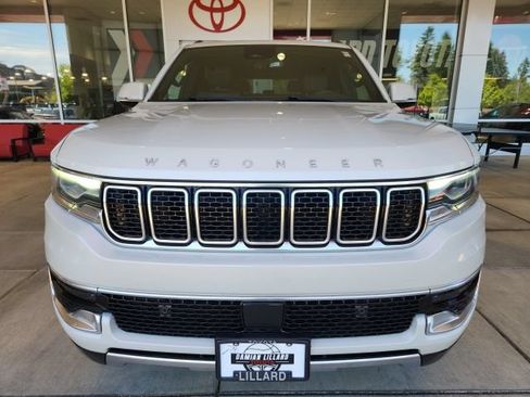 Used 2022 Jeep Wagoneer Series III AWD/4WD image 5