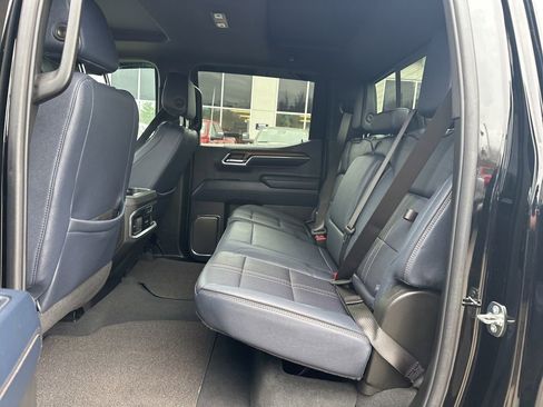 Used 2024 Chevrolet Silverado 1500 High Country w/ Technology Package image 35