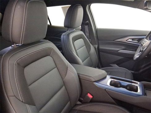 Used 2025 Chevrolet Equinox EV LT w/ Convenience Package image 14