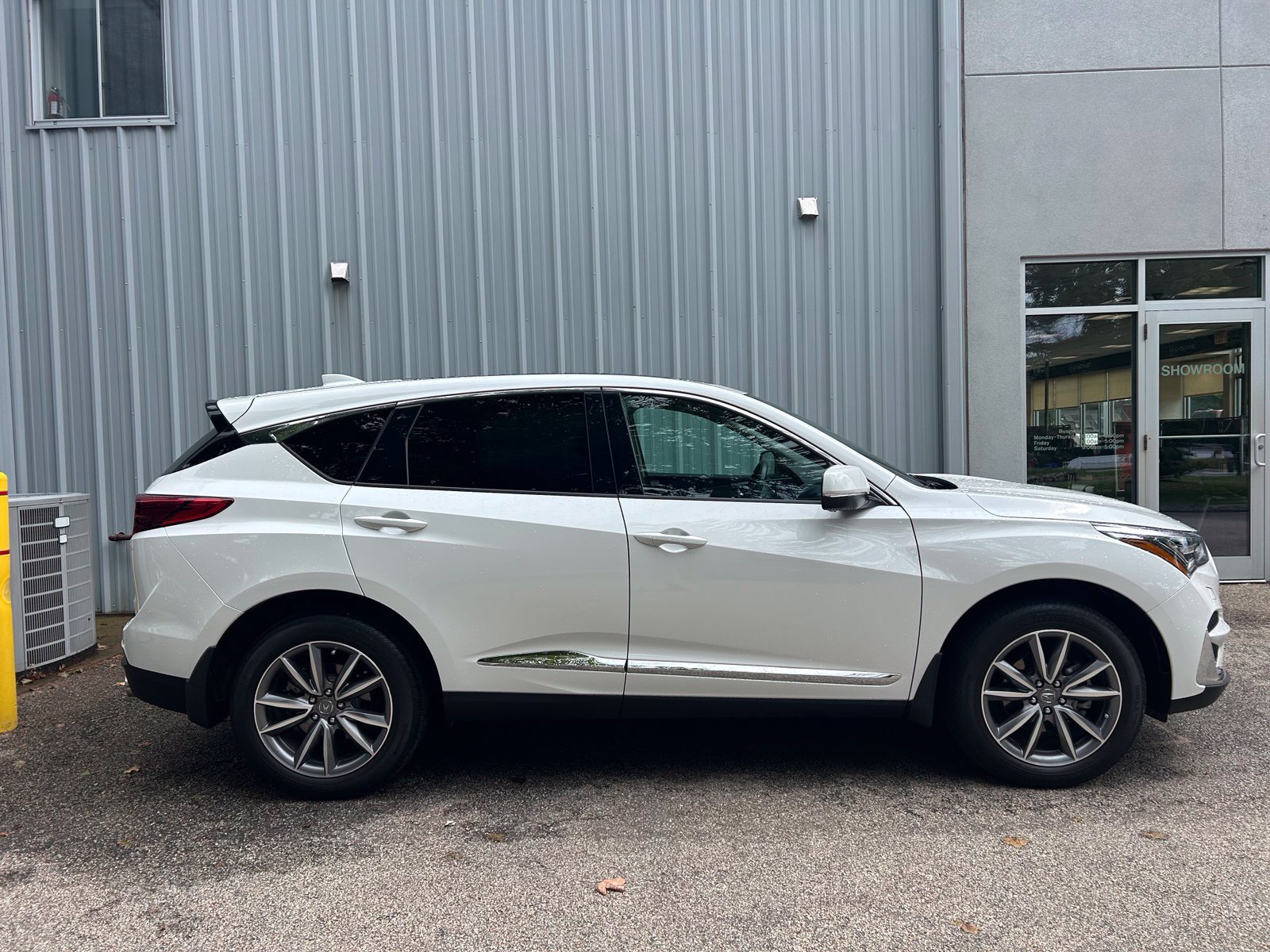 Used 2020 Acura RDX w/ Advance Package AWD/4WD image 4