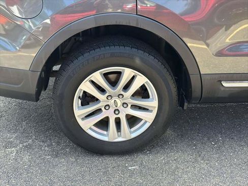 Used 2019 Ford Explorer XLT AWD/4WD image 10