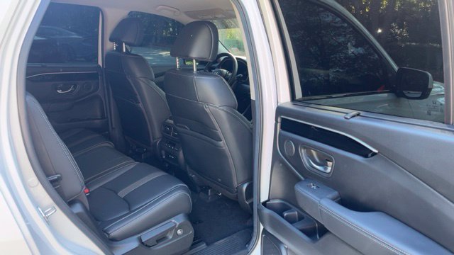 Used 2025 Honda Pilot EX-L image 12