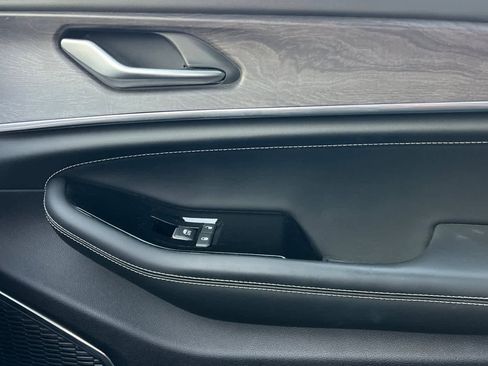 Used 2024 Jeep Grand Cherokee Overland w/ Trailer Tow Package image 30