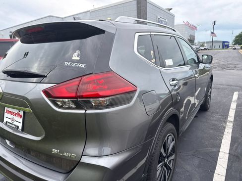 Certified 2019 Nissan Rogue SL w/ Premium Package AWD/4WD image 2