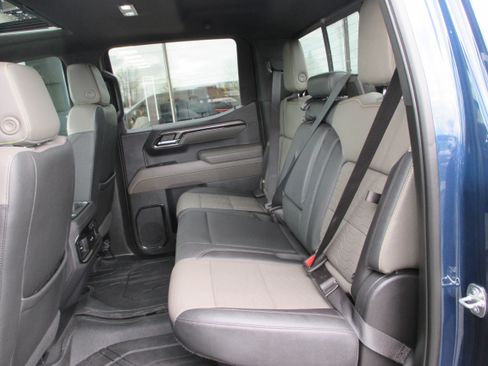 Used 2023 Chevrolet Silverado 1500 ZR2 w/ Technology Package image 11