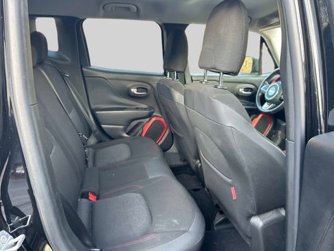 Used 2015 Jeep Renegade Trailhawk image 13