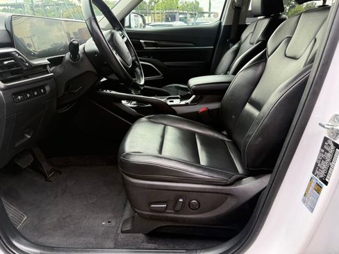 Used 2025 Kia Telluride S AWD/4WD image 11