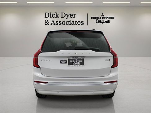 New 2026 Volvo XC60 B5 Plus w/ Protection Package Premier image 4