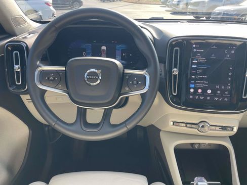 Certified 2023 Volvo XC40 B5 Ultimate w/ Protection Package Premier AWD/4WD image 14